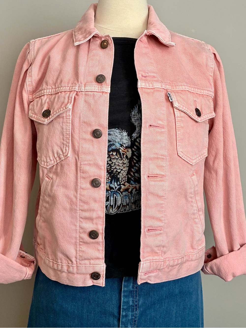 LEVIS Pink Women's Denim Jacket - 80s vintage style, puff shoulders. Cute!